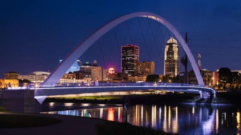 Des Moines
